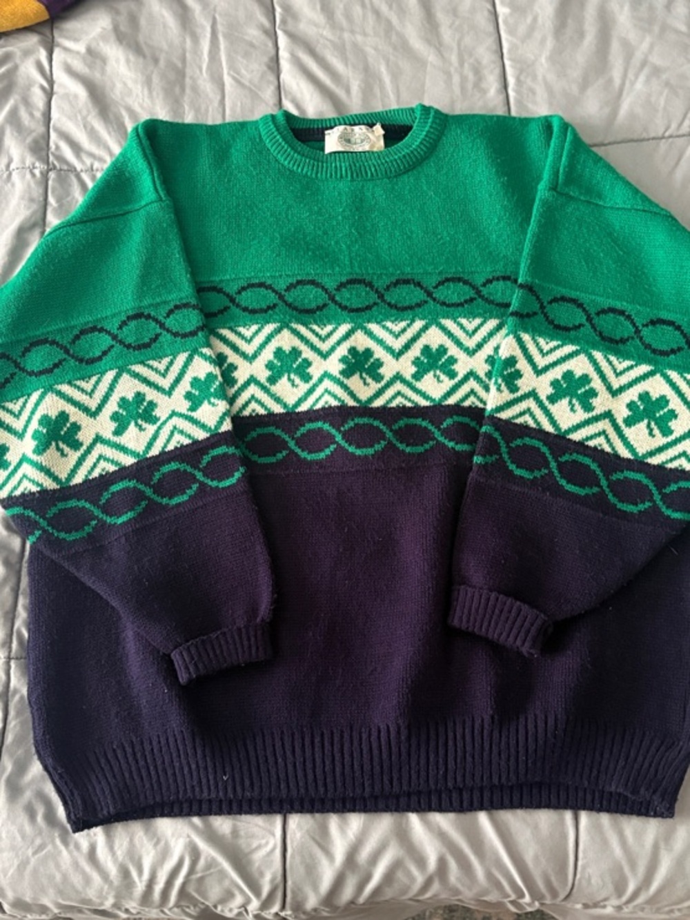Blarney Woollen Mills Men's Green, White & Navy Patterned Crewneck Sweater